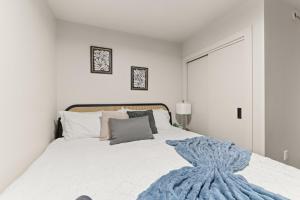 Downtown 2br 1bath with Parking