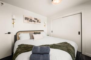 Downtown 2br 1bath with Parking