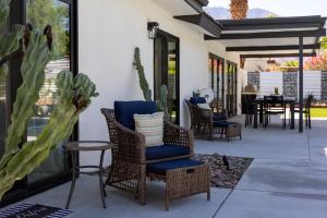Alluring Palms by ACME House Company