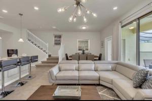 Solterra Stunning 5BR Home Pool Sunset Views