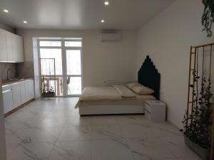 Студія Dream біля ж д