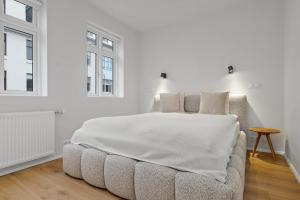 Downtown Apartment with Parking