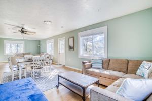 Shore Thing - Meredith Lodging