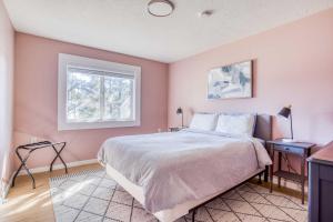 Shore Thing - Meredith Lodging