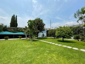Casa en Burgos con jardín y alberca