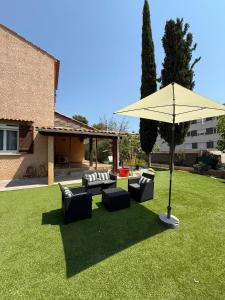 Family Apartment by the Sea with Garden