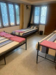 Jeraisyl-Family-3 Spacious AC Bedroom Luxurious Peaceful Bungalow