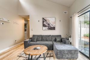 Pet-Friendly Raleigh Townhome Near Medical Centers