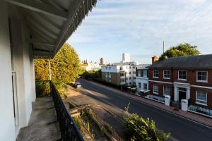 Spacious 2 Bed Apartment in Brighton- Free Parking