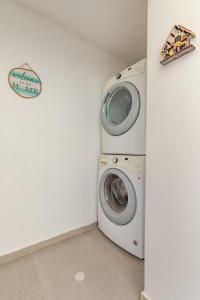 Vacation Home Escape & Villa with pool