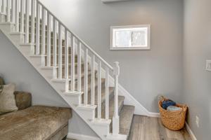 Walk to Main Street! Updated Norwich Home