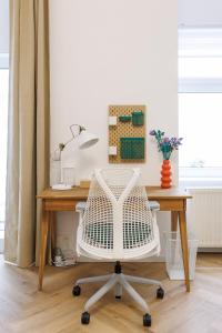 Renovated Central Apartment with Terrace