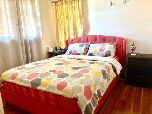 Beautiful & spacious home overlooking pool