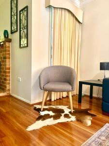 Beautiful & spacious home overlooking pool