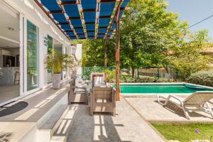 Vacation Home Escape & Villa with pool