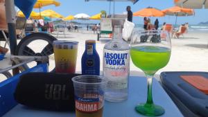 Apto Pitangueiras Pé na Areia e Vista do Mar