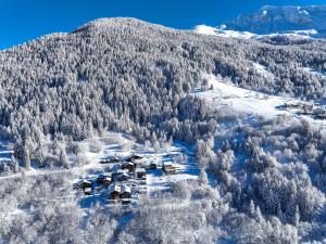 Chalet authentique avec jacuzzi proche de Val dIsère