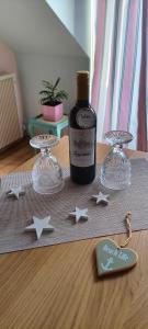 Meereszauber - Wo Urlaub Wellen schlägt & Herzen leuchten - Dein sonniger & ruhiger Ankerplatz, an dem sich Steilküste, Strand & Ostseeblick vereinen