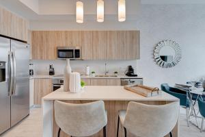 3900-604LG DESIGN DISTRICT, CONDO 1 BEDROOM & 1 BATHROOM