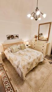 Private Home with Sunset and Gallipoli Views