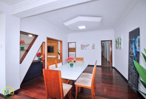 Espaçoso 3 quartos na quadra da praia p 7 pessoas