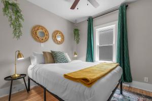 Game Day Base 10 Min to Lambeau, 5 Min Downtown