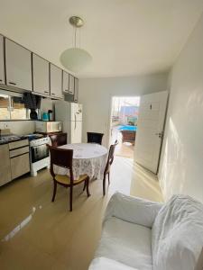 Apartamento térreo de frente para piscina - Pousada da Mel