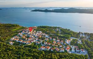 Lovely Apartment In Biograd Na Moru With Wifi 