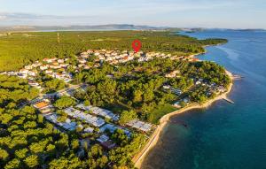 Lovely Apartment In Biograd Na Moru With Wifi 