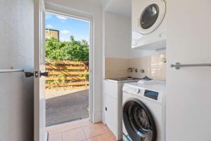 The Sand Nook - 2 Bedroom Fishpen Apartment