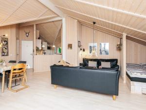 8 person holiday home in Ebeltoft-By Traum