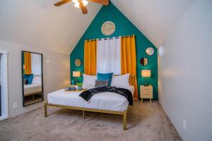 Unique A-Frame | KING | TLU | Work Friendly