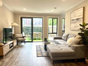 Stylish Townhouse with Private Courtyard