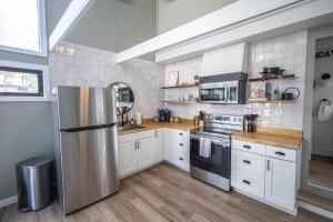 Unwind at this Modern Bethel Village Escape