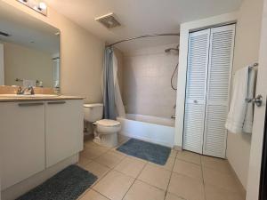 Luxurious 2BD Condo with Direct Ocean Views & Resort Pool in Sunny Isles