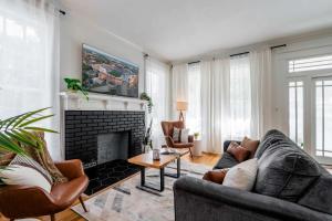 Newly Renod Historic Mansion 1 Mile to UF & DT