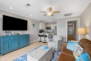 Breakers 328 Oceanfront Hilton Head Condo Direct Beach Access - Vacation Rental HHI LLC