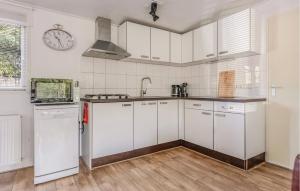 Beautiful Home In Erm With Wifi