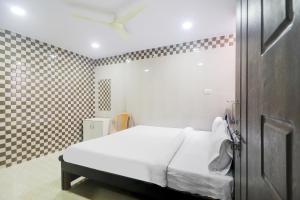 Hotel O Aroma Classic Near Nampally Railway station