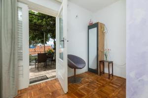 Family-friendly apartments with swimming pool Brela, Makarska - 22910