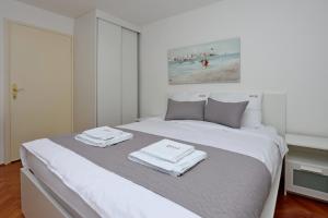 Apartments by the sea Selce, Crikvenica - 23909