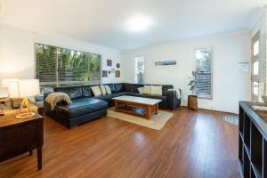 Shivas Byron - 2 - 3 Somerset Street