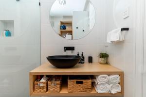 The Blue Door Heritage 2BR Cottage in CBD