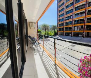 Cozy 1 bedroom apartment Nai Harn Beach