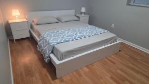 Work & Stay - NYC - EWR - Train Walk