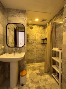 Cozy 1 bedroom apartment Nai Harn Beach