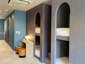 Tokyo Gallery Stay 駅1分で貸切 8人OKのアーティスト制作のベッド 桜を見下ろせる部屋 商店街で賑やか