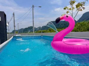 iHomes Villa 3 - Private Pool Karaoke 4BR for 15 Pax Near Sunway Tambun
