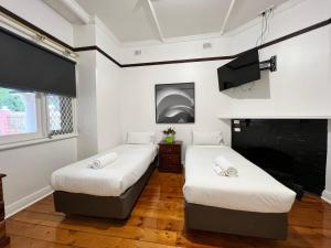 big group entire house 15 beds