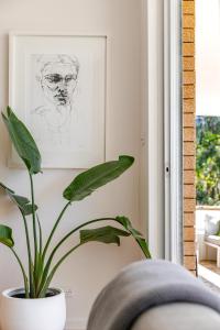 Stylish and perfectly located Bondi Beach hideaway